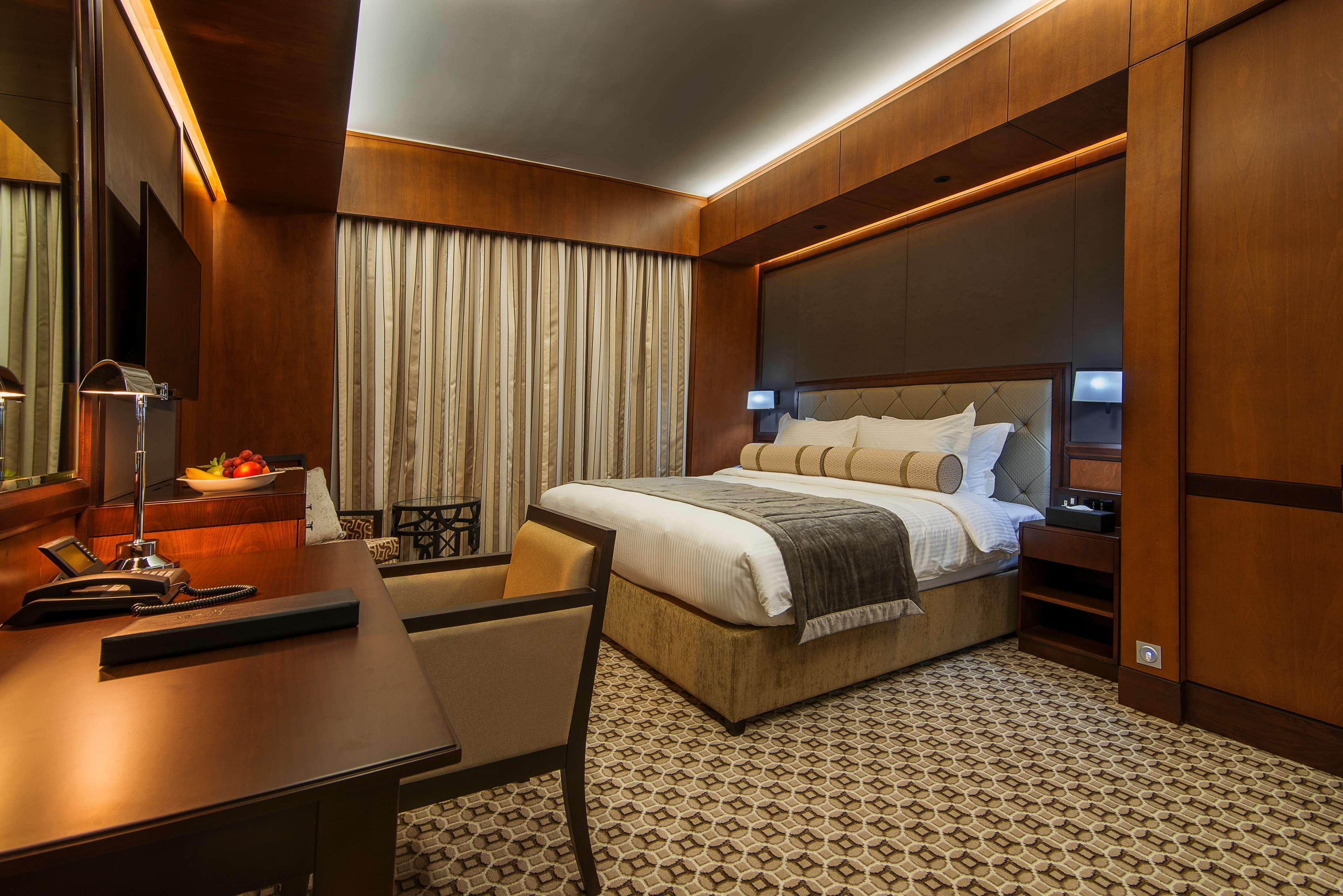 Ayla Grand Hotel Al Ain Buitenkant foto Deluxe Room