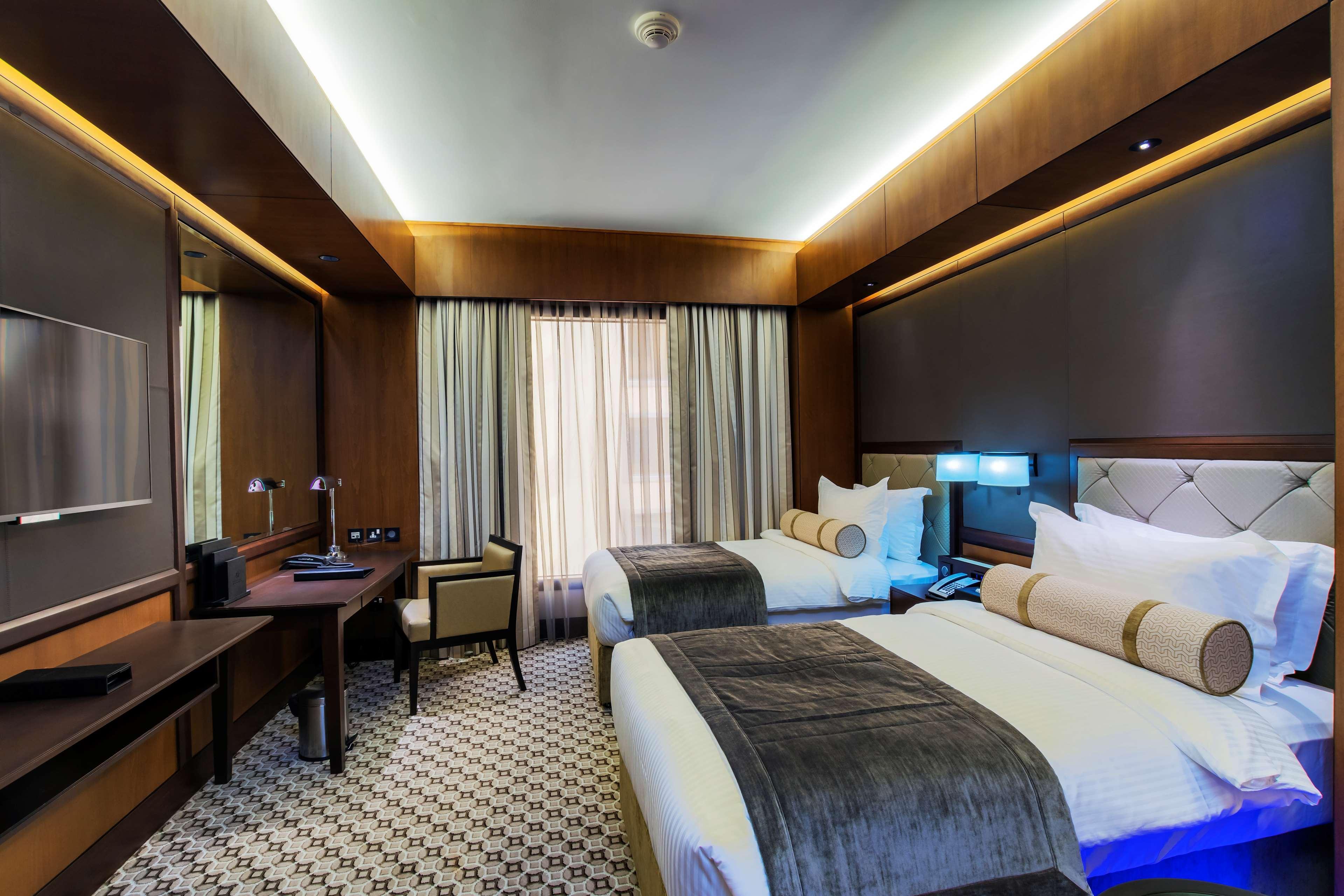 Ayla Grand Hotel Al Ain Buitenkant foto Deluxe Room